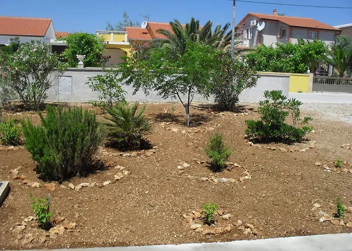 Apartman With A Parking Space - 11551 *